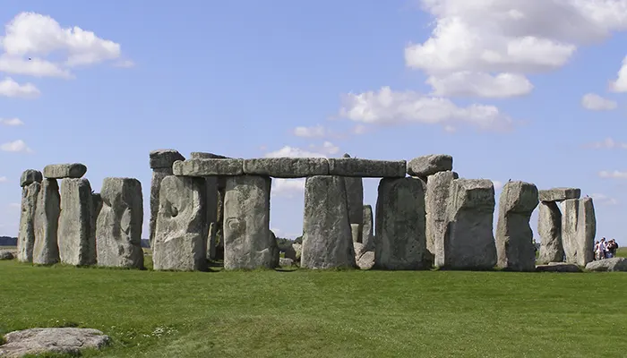 stonehenge coach trips