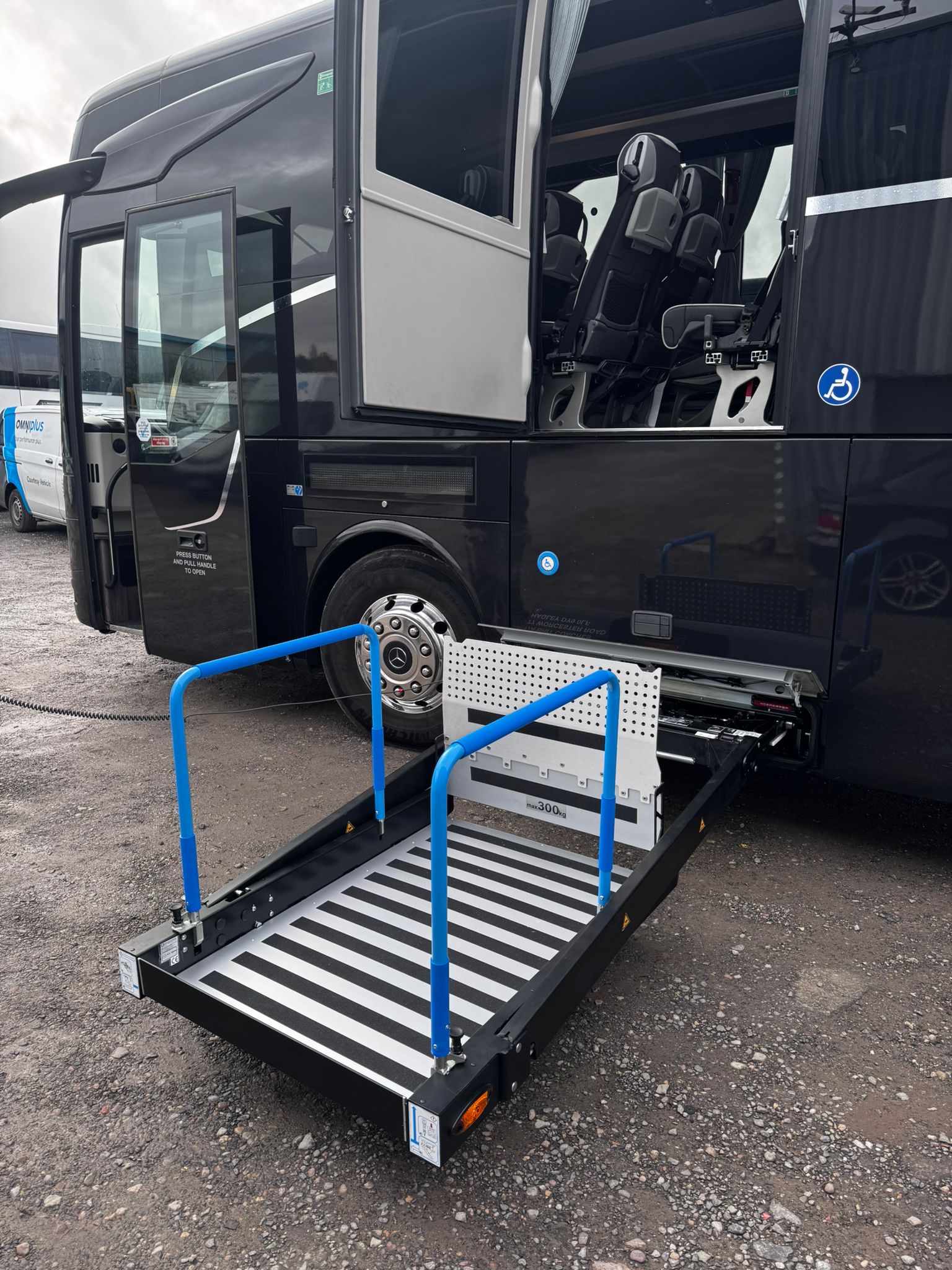 Wheelchair accessibility lift